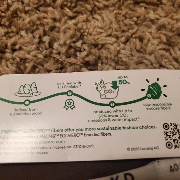 NA-KD brand. Slim-fit super stretch slit pants. - Picture 3 of 6